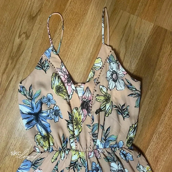 Sienna Sky Floral Jumpsuit in Pastel Hues - Picture 5 of 13